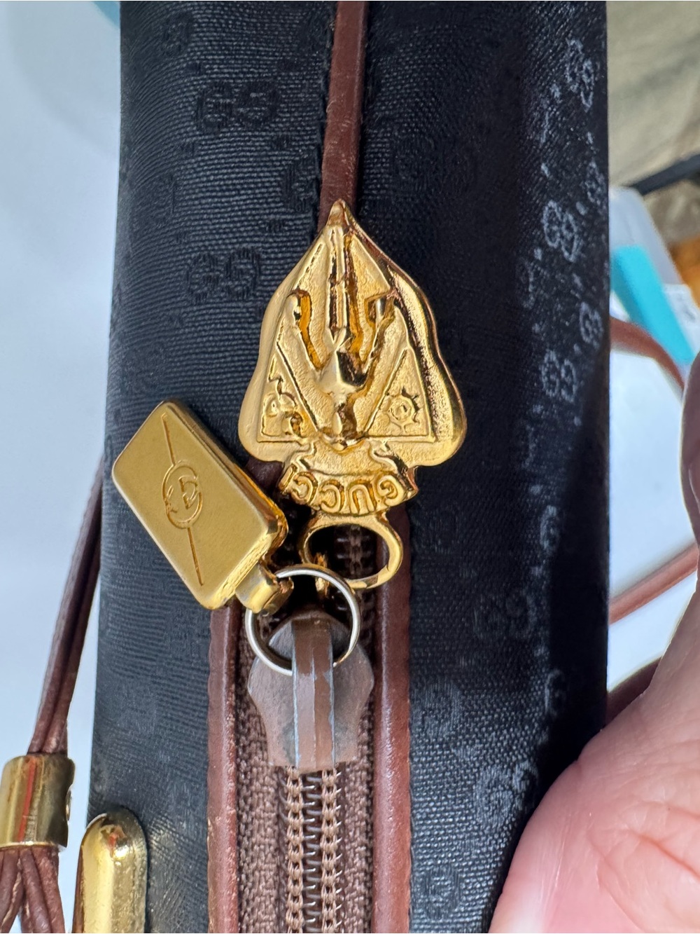 Gucci Black & Brown GG Monogram Crossbody - Picture 13 of 16
